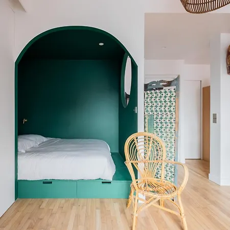 Veeve - Sleek Chic Apartment